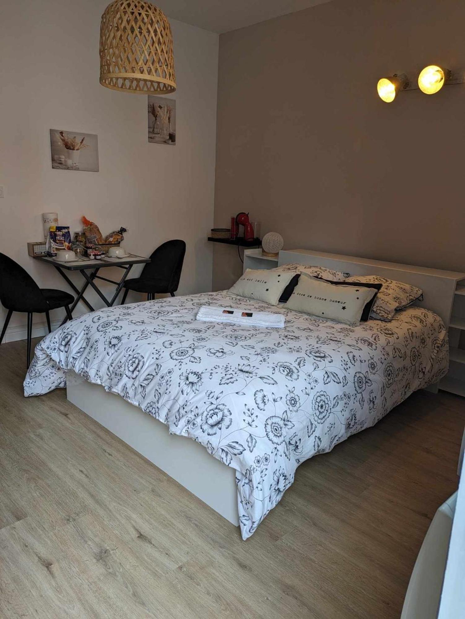 Chez Cerise Bed & Breakfast Tournay Exterior foto